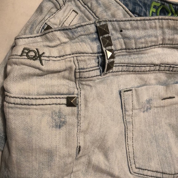 FOX Juniors Distressed Denim Shorts! - Picture 4 of 4